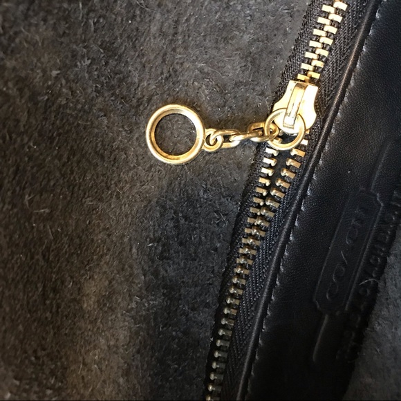 Vintage Coach Black Leather Crossbody - Picture 4 of 9
